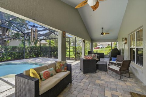 House in Sorrento, Florida 3 bedrooms, 198.25 sq.m. № 2167620 - photo 11