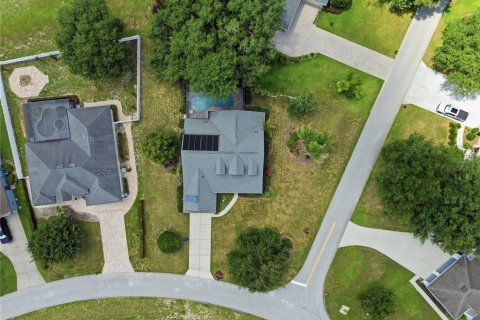 House in Sorrento, Florida 3 bedrooms, 198.25 sq.m. № 2167620 - photo 4