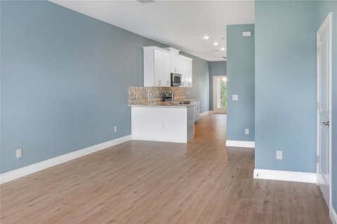 Commercial property in Edgewater, Florida 6 bedrooms, 294.87 sq.m. № 1566905 - photo 4