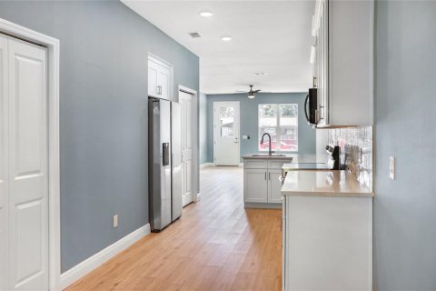 Commercial property in Edgewater, Florida 6 bedrooms, 294.87 sq.m. № 1566905 - photo 24