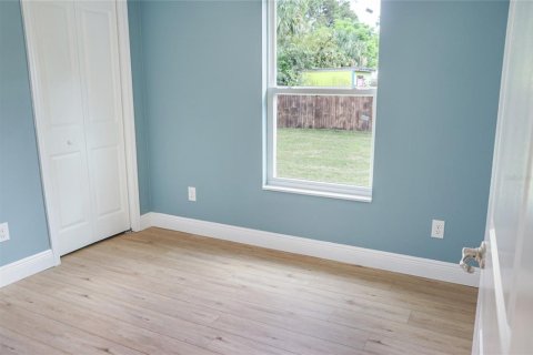 Commercial property in Edgewater, Florida 6 bedrooms, 294.87 sq.m. № 1566905 - photo 19