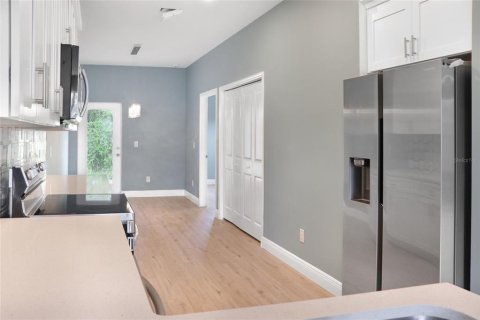 Commercial property in Edgewater, Florida 6 bedrooms, 294.87 sq.m. № 1566905 - photo 8