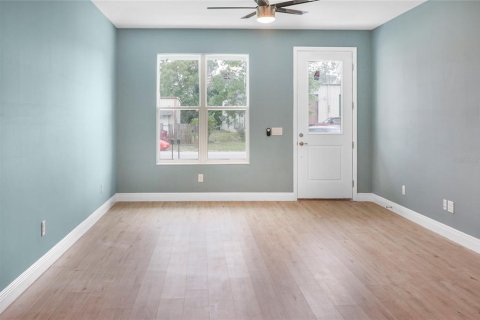 Commercial property in Edgewater, Florida 6 bedrooms, 294.87 sq.m. № 1566905 - photo 6