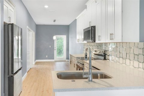 Commercial property in Edgewater, Florida 6 bedrooms, 294.87 sq.m. № 1566905 - photo 10