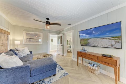 House in Cortez, Florida 3 bedrooms, 131.92 sq.m. № 1613678 - photo 8