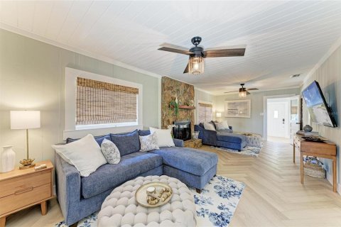 House in Cortez, Florida 3 bedrooms, 131.92 sq.m. № 1613678 - photo 9