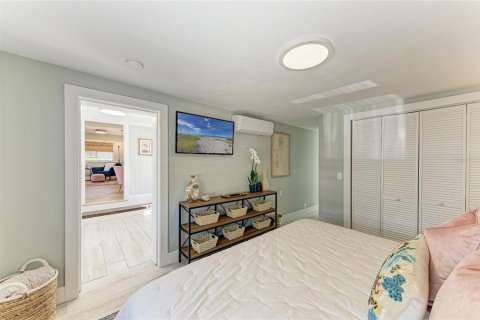 House in Cortez, Florida 3 bedrooms, 131.92 sq.m. № 1613678 - photo 22