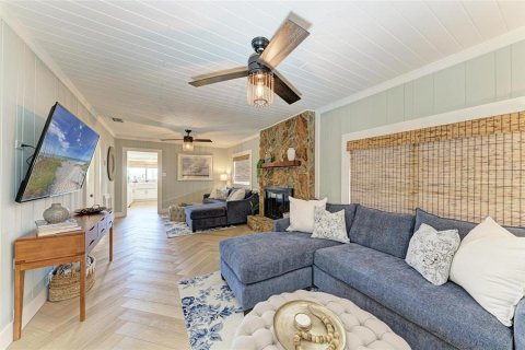 House in Cortez, Florida 3 bedrooms, 131.92 sq.m. № 1613678 - photo 6