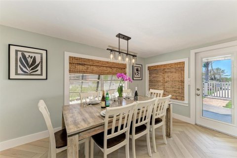 House in Cortez, Florida 3 bedrooms, 131.92 sq.m. № 1613678 - photo 18