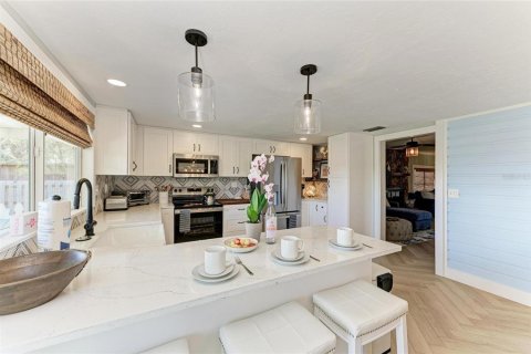 House in Cortez, Florida 3 bedrooms, 131.92 sq.m. № 1613678 - photo 13