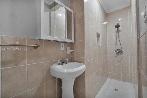 Купить виллу или дом в Холливуд, Флорида 3 спальни, 95.32м2, № 2086593 - фото 22