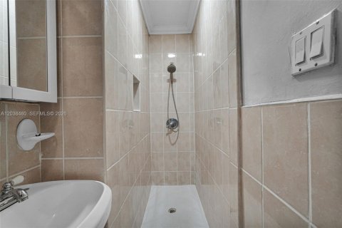 Купить виллу или дом в Холливуд, Флорида 3 спальни, 95.32м2, № 2086593 - фото 23