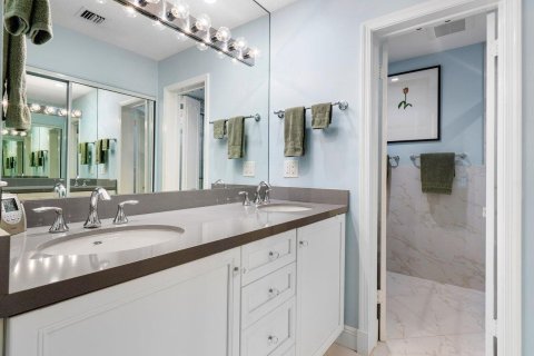 Condo in Boynton Beach, Florida, 2 bedrooms  № 2154591 - photo 20