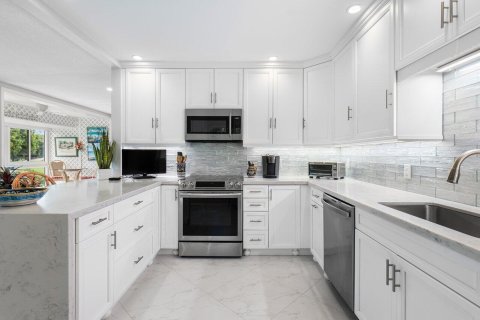 Condo in Boynton Beach, Florida, 2 bedrooms  № 2154591 - photo 4