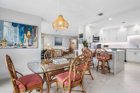 Condo in Boynton Beach, Florida, 2 bedrooms  № 2154591 - photo 13