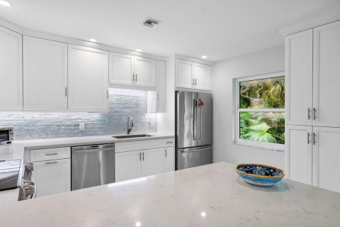 Condo in Boynton Beach, Florida, 2 bedrooms  № 2154591 - photo 16