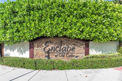 Townhouse in Miami, Florida 3 bedrooms, 165.18 sq.m. № 1849120 - photo 29