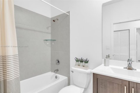 Townhouse in Miami, Florida 3 bedrooms, 165.18 sq.m. № 1849120 - photo 23