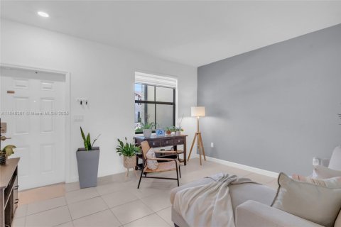 Townhouse in Miami, Florida 3 bedrooms, 165.18 sq.m. № 1849120 - photo 5