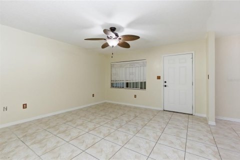 Copropriété à vendre à Tampa, Floride: 2 chambres, 92.81 m2 № 2213868 - photo 10