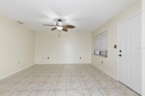 Copropriété à vendre à Tampa, Floride: 2 chambres, 92.81 m2 № 2213868 - photo 9