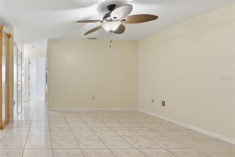 Copropriété à vendre à Tampa, Floride: 2 chambres, 92.81 m2 № 2213868 - photo 11