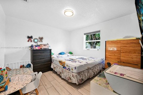 Propiedad comercial en venta en Miami, Florida, 239.22 m2 № 1696026 - foto 17