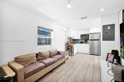 Propiedad comercial en venta en Miami, Florida, 239.22 m2 № 1696026 - foto 10