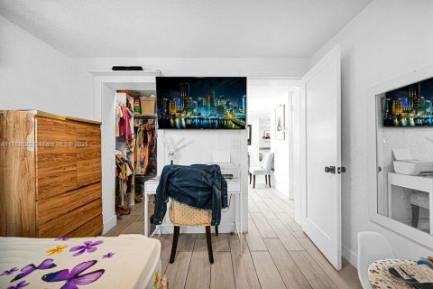 Propiedad comercial en venta en Miami, Florida, 239.22 m2 № 1696026 - foto 19