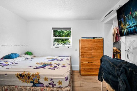 Propiedad comercial en venta en Miami, Florida, 239.22 m2 № 1696026 - foto 18