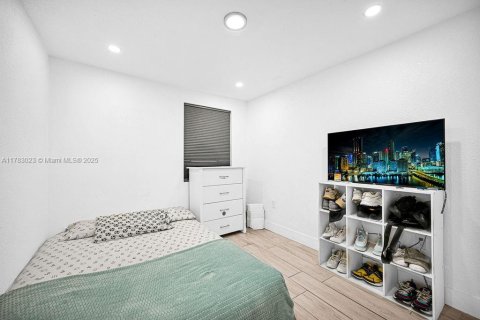 Propiedad comercial en venta en Miami, Florida, 239.22 m2 № 1696026 - foto 14