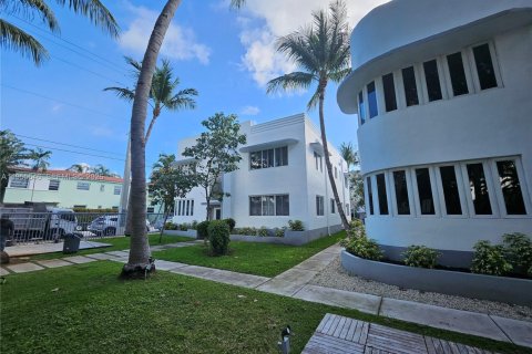 Condo in Miami Beach, Florida, 1 bedroom  № 2010273 - photo 28