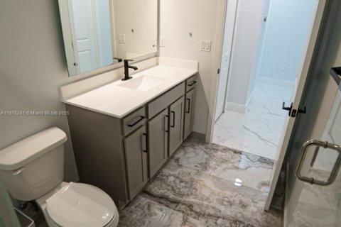 Villa ou maison à vendre à Miami, Floride: 4 chambres, 257.9 m2 № 1980689 - photo 15