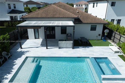 Villa ou maison à vendre à Miami, Floride: 4 chambres, 257.9 m2 № 1980689 - photo 6