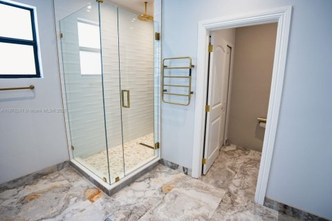 Villa ou maison à vendre à Miami, Floride: 4 chambres, 257.9 m2 № 1980689 - photo 23