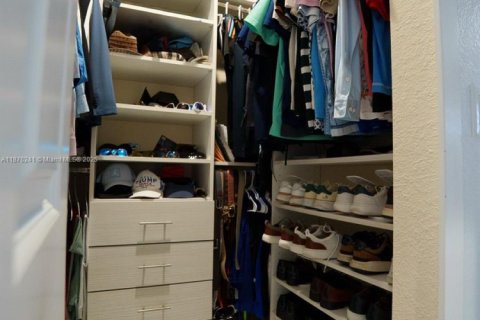 Villa ou maison à vendre à Miami, Floride: 4 chambres, 257.9 m2 № 1980689 - photo 26