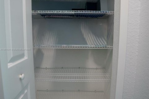 Villa ou maison à vendre à Miami, Floride: 4 chambres, 257.9 m2 № 1980689 - photo 14