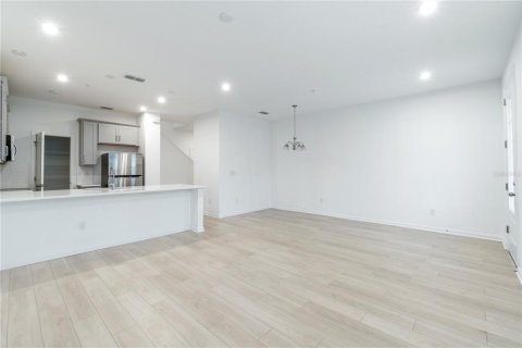 Adosado en alquiler en Orlando, Florida, 3 dormitorios, 138.52 m2 № 1681914 - foto 4