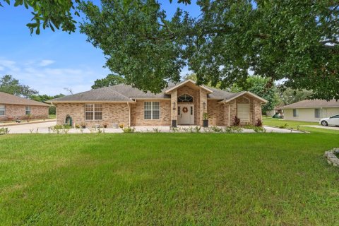 Villa ou maison à vendre à Deltona, Floride: 3 chambres, 177.26 m2 № 2355044 - photo 2