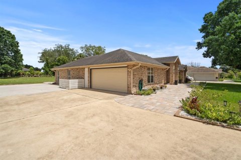 Villa ou maison à vendre à Deltona, Floride: 3 chambres, 177.26 m2 № 2355044 - photo 5