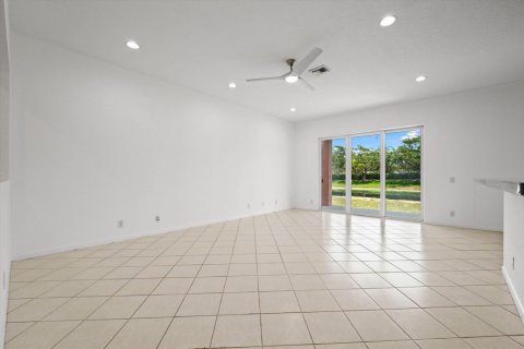 Villa ou maison à vendre à Weston, Floride: 4 chambres, 196.49 m2 № 2331280 - photo 11