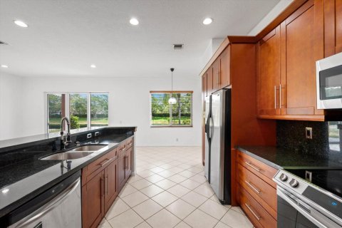 Villa ou maison à vendre à Weston, Floride: 4 chambres, 196.49 m2 № 2331280 - photo 18