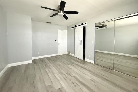 House in Palm Harbor, Florida 3 bedrooms, 93.83 sq.m. № 2231202 - photo 7