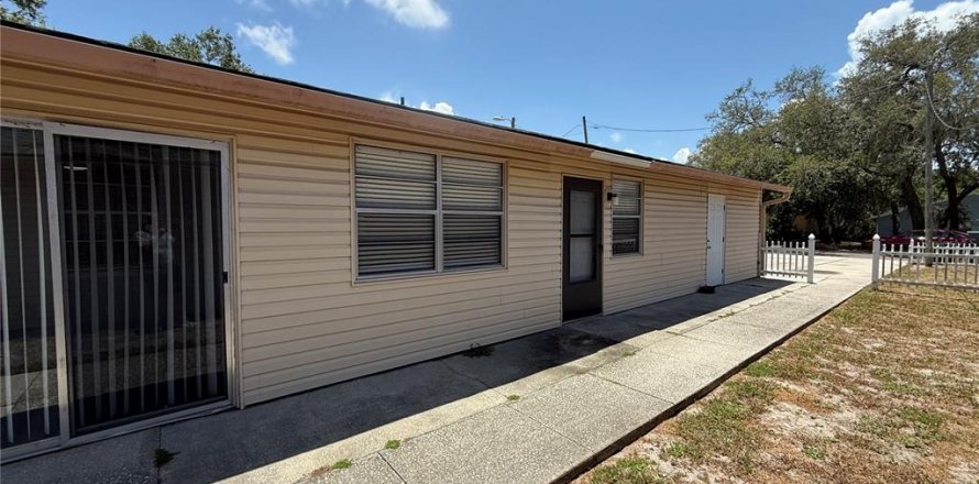 House in Palm Harbor, Florida 3 bedrooms, 93.83 sq.m. № 2231202