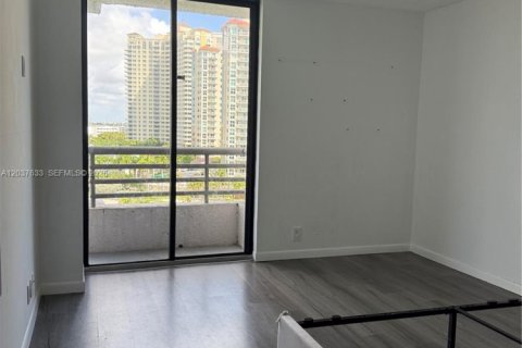 Condo in Aventura, Florida, 2 bedrooms № 2154693 - photo 4