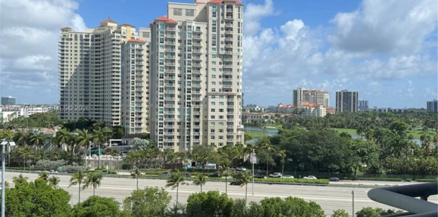 Condo in Aventura, Florida, 2 bedrooms № 2154693