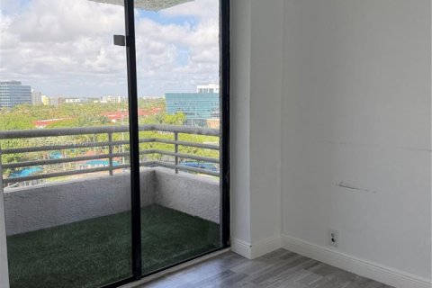 Condo in Aventura, Florida, 2 bedrooms № 2154693 - photo 6