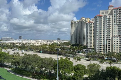 Condo in Aventura, Florida, 2 bedrooms № 2154693 - photo 12