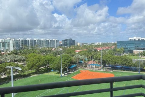 Condo in Aventura, Florida, 2 bedrooms № 2154693 - photo 2