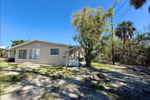 House in Englewood, Florida 2 bedrooms, 116.31 sq.m. № 1547836 - photo 8